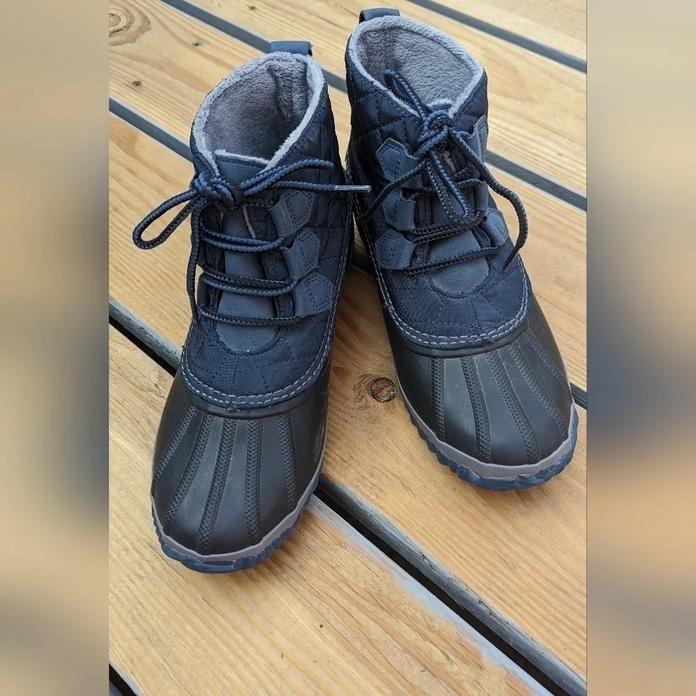 JBU Woman's Waterproof Duck Boot Size 9 M